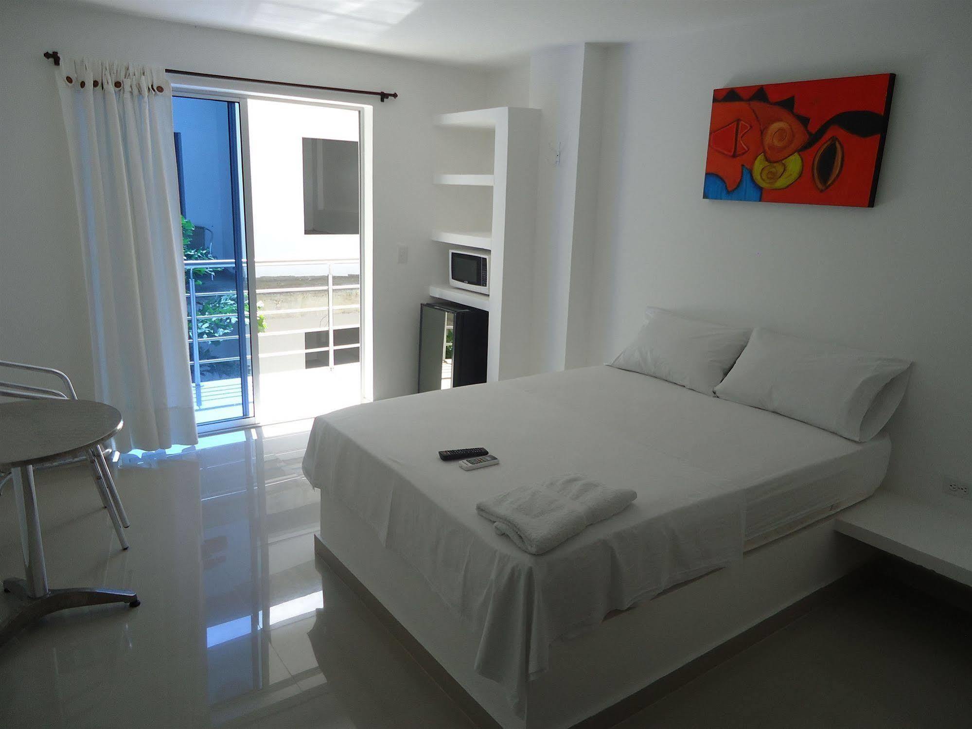 Hotel Portoalegre Ковеньяс Екстер'єр фото