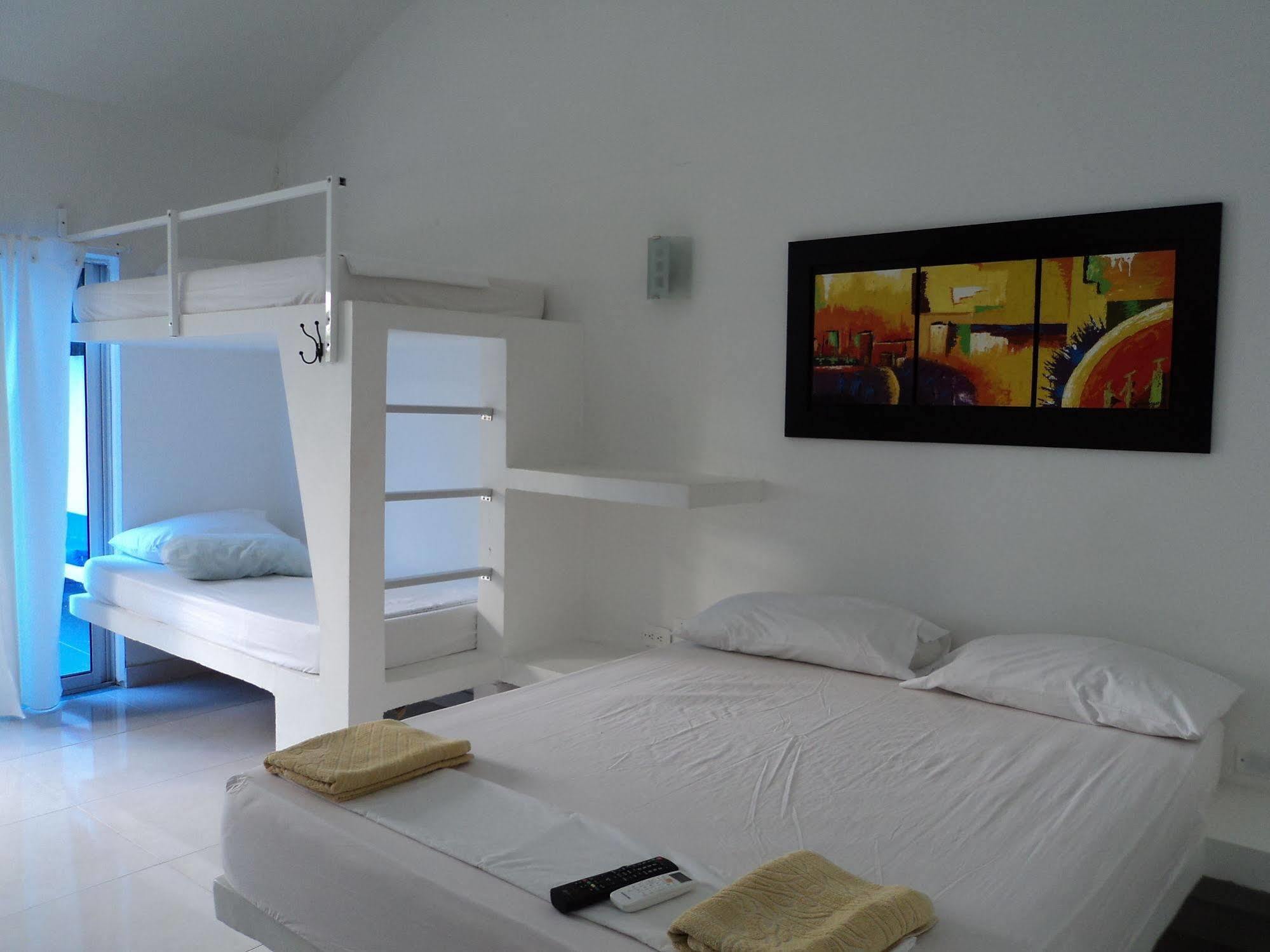 Hotel Portoalegre Ковеньяс Екстер'єр фото