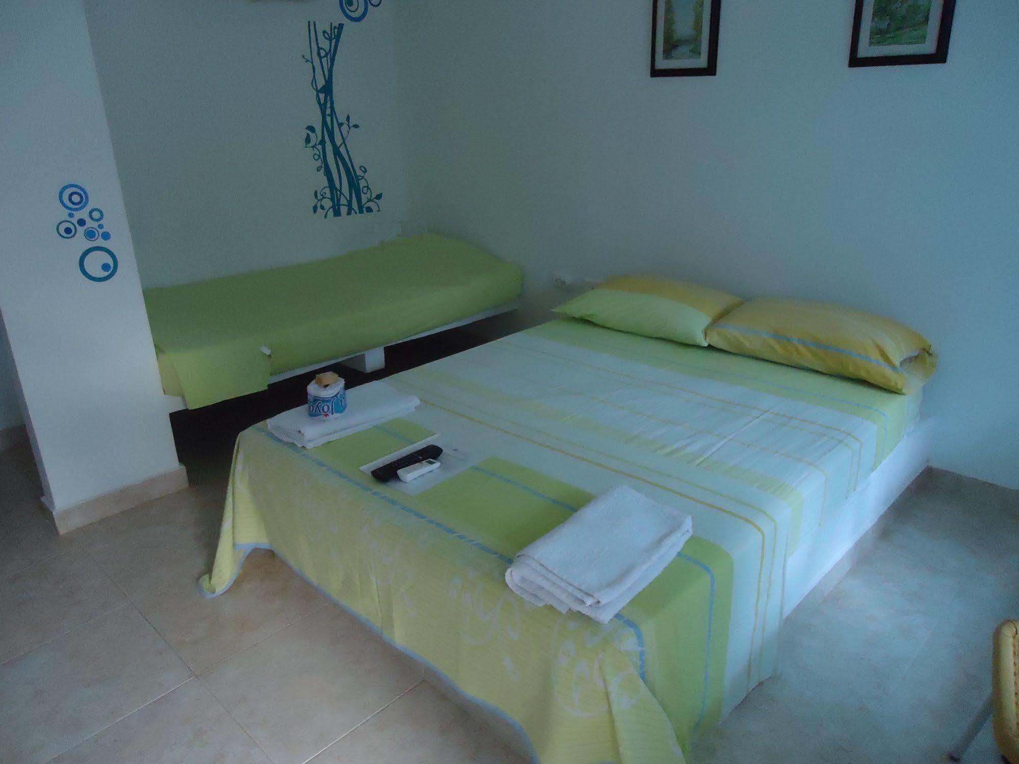 Hotel Portoalegre Ковеньяс Екстер'єр фото