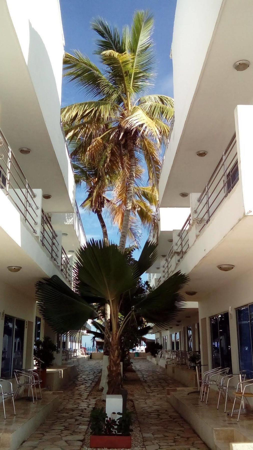 Hotel Portoalegre Ковеньяс Екстер'єр фото